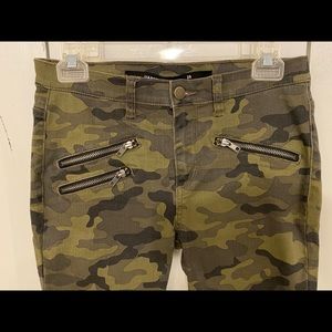 Jean BKE Harper Camouflage - Taille 25 - Coupe Skinny - Polyester/spandex - Occasion Très Bon état